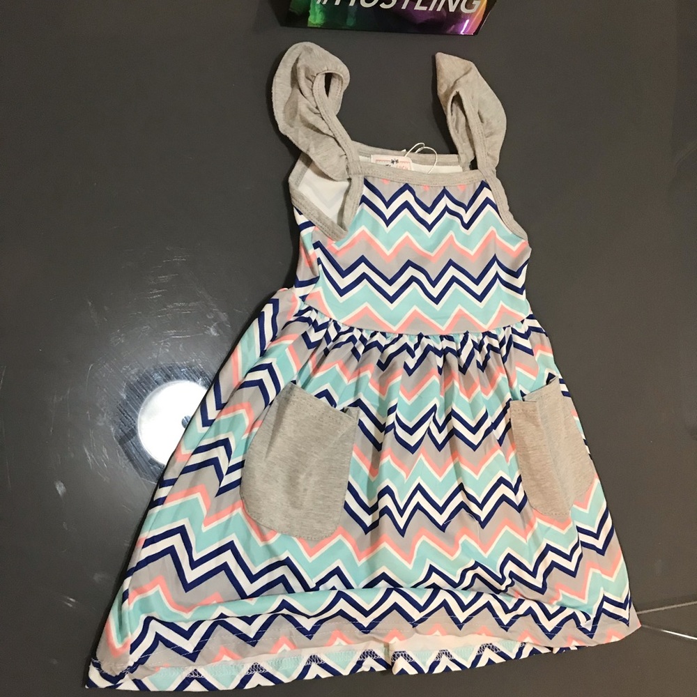 Gray chevron print dress